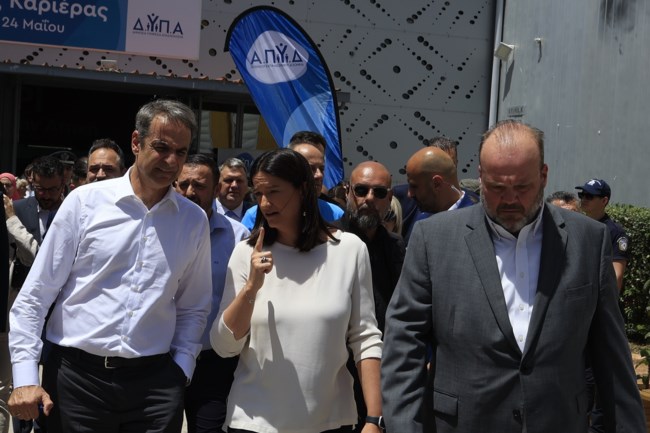Στροφή Μητσοτάκη στην καθημερινότητα με περιοδείες και παρεμβάσεις - Στο βάθος... ΔΕΘ και ελληνοτουρκικά