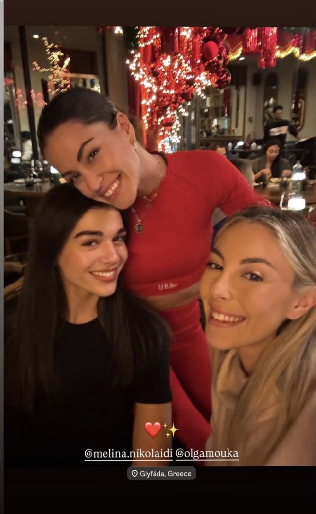 Μελίνα Νικολαΐδη: Dinner στη Γλυφάδα με αγαπημένα της πρόσωπα