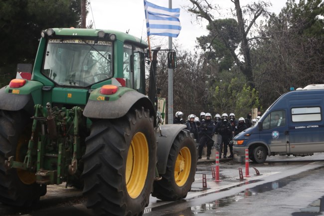 ΑΓΡΟΤΕΣ ΠΡΑΣΙΝΑ ΦΑΝΑΡΙΑ