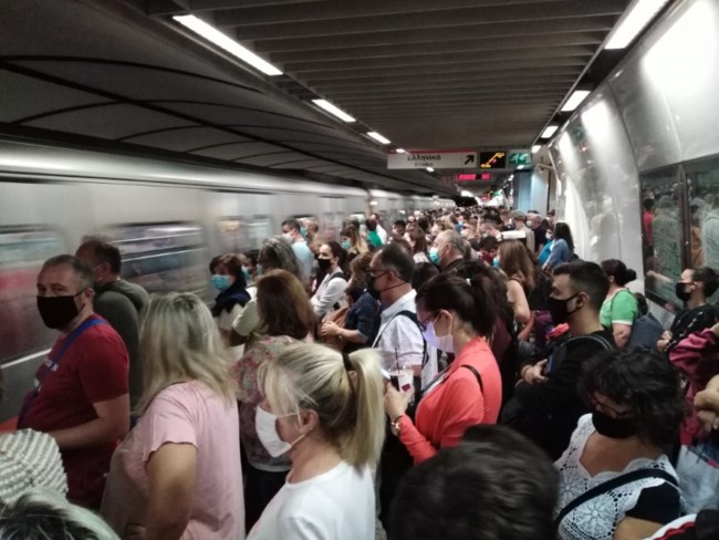 Μετρό Συνωστισμός Σύνταγμα