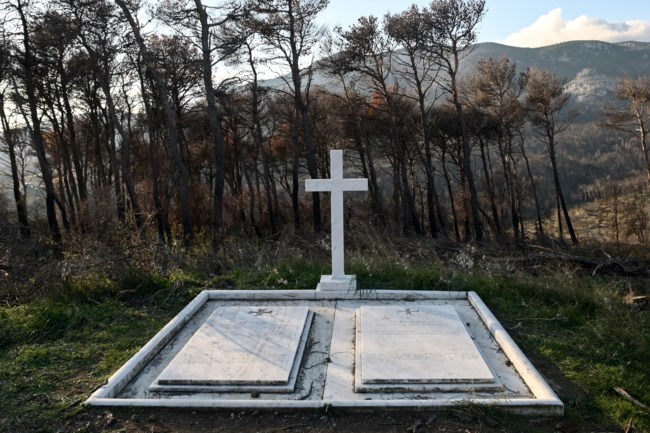 Πυρετώδεις προετοιμασίες στο Τατόι για την ταφή του τέως βασιλιά Κωνσταντίνου - Η τελευταία επιθυμία του [εικόνες-βίντεο]