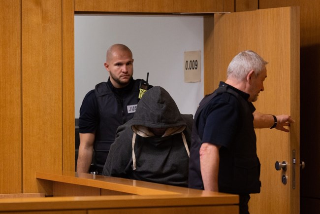 Υπόθεση Γερμανού "Πελικό": Νάρκωνε, βίαζε και βιντεοσκοπούσε τη σύζυγό του επί 15 χρόνια