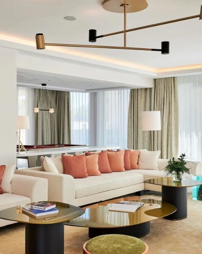 "Carlton Cannes"