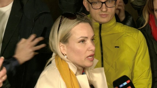 Μαρίνα Οβσιανίκοβα: "Φοβάμαι για τη ζωή μου αλλά δεν φεύγω από τη Ρωσία"  - Η πρώτη συνέντευξη μετά τη διαμαρτυρία