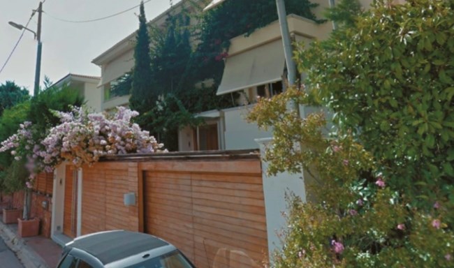 Φιλιππίδης: 1.200.000 ευρώ πωλήθηκε η εντυπωσιακή μεζονέτα με τους τρεις ορόφους και την εσωτερική πισίνα στο Ψυχικό