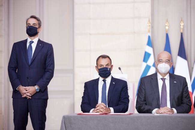 "Ελλάς - Γαλλία - Συμμαχία reloaded": Τι έγραψαν Παναγιωτόπουλος και Δένδιας για την ιστορική συμφωνία
