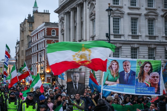 Οι ΗΠΑ εντείνουν τον σχεδιασμό για δράση στο Ιράν: Την Τρίτη η ενημέρωση Τραμπ - Πάνω από 500 οι νεκροί