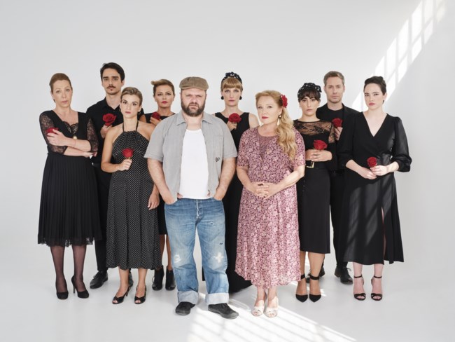 Παράταση παραστάσεων για το "Τριαντάφυλλο στο Στήθος"