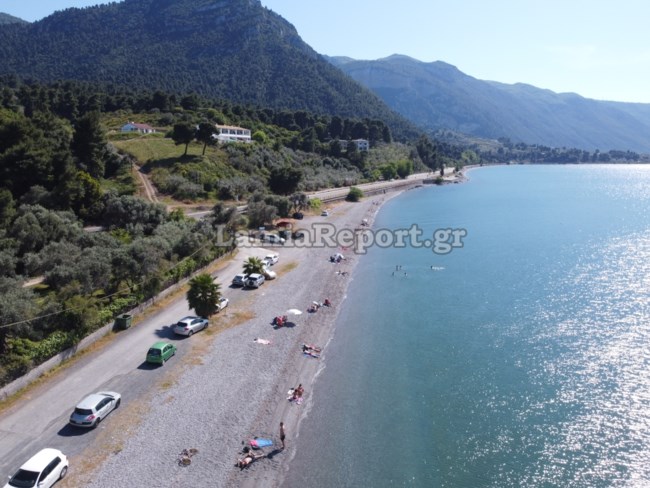 Ξεκίνησαν τα μπάνια...με αποστάσεις, στις παραλίες της Φθιώτιδας
