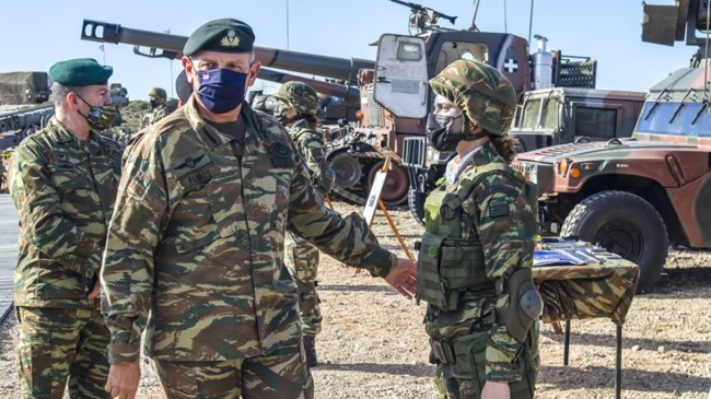 Ση Ρόδο ο αρχηγός ΓΕΕΘΑ Φλώρος: "Οι Ένοπλες Δυνάμεις βρίσκονται εδώ διότι υπάρχει απειλή" [εικόνες]