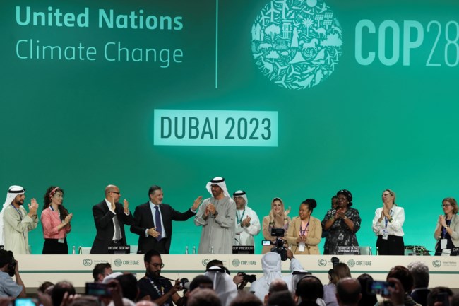 COP28: Ιστορική συμφωνία για τα ορυκτά καύσιμα - Η απόφαση για τη "μετάβαση" και τα χειροκροτήματα