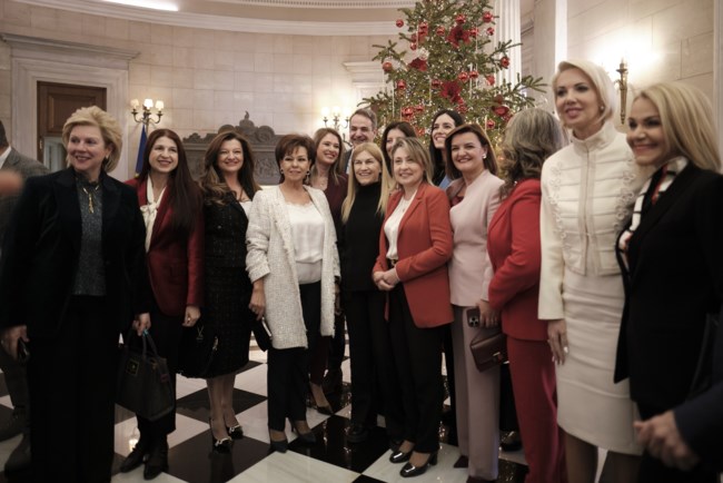 Κατερίνα Μονογιού μαξίμου