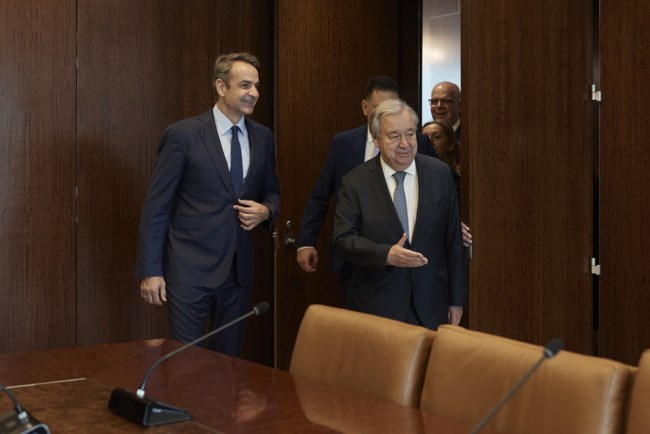 Συνάντηση Μητσοτάκη-Γκουτέρες στη Νέα Υόρκη: "Μη αποδεκτή η διαίρεση της Κύπρου, λύση βάσει των αποφάσεων του ΣΑ του ΟΗΕ"