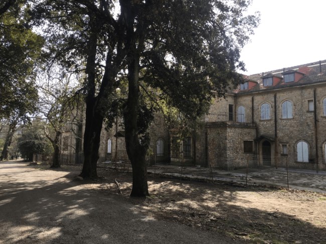 Τατόι: Φωτογραφίες από το "άγνωστο" γήπεδο τένις και το θερμοκήπιο - Το χθες και το σήμερα