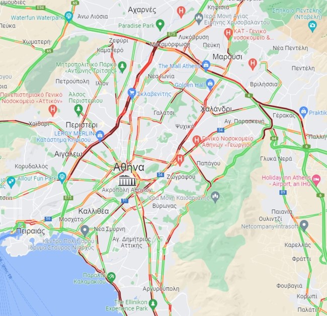 Τροχαίο στο Ελληνικό με τρία οχήματα: Κλειστά και τα δύο ρεύματα της παραλιακής - Live η κίνηση