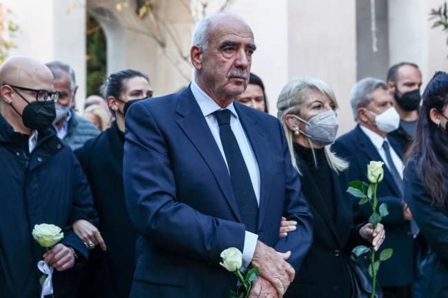 Νίτσα Μαρούδα: Το αντίο στην κηδεία της ηθοποιού - Βαρύ πένθος για την κόρη και τον γαμπρό της, Βαγγέλη Μεϊμαράκη