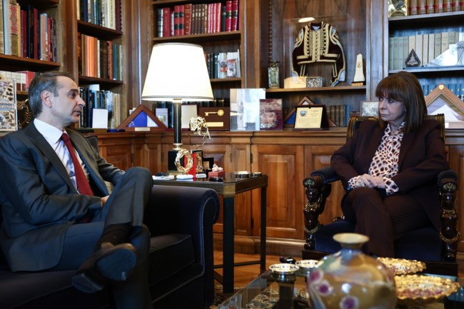 Μητσοτάκης: Δεν θα υποκύψουμε στις σειρήνες του λαϊκισμού - Θα αυξήσουμε σημαντικά τον κατώτατο μισθό