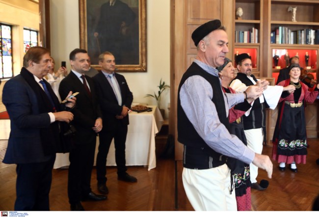 ΧΑΡΗΣ ΔΟΥΚΑΣ