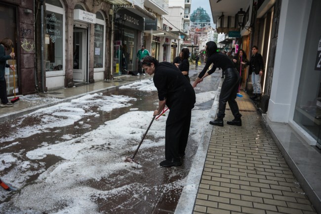 Ισχυρές βροχές και καταιγίδες στο Ανατ. Αιγαίο - 127 κλήσεις στην Πυροσβεστική από χθες στην Αττική