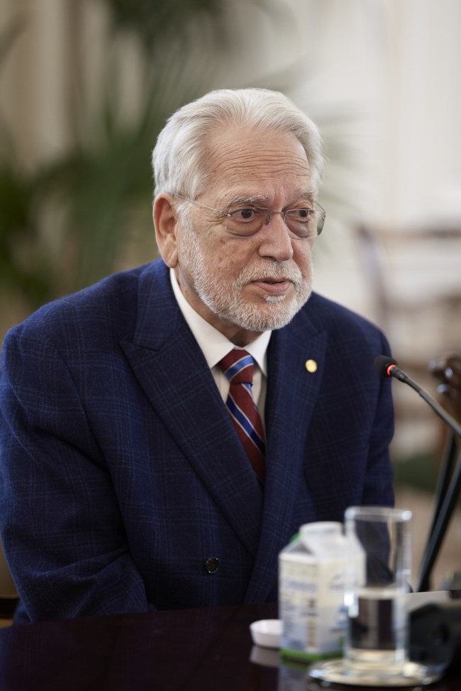 ΜΗΤΣΟΤΑΚΗΣ ΓΙΑΤΡΟΙ ΗΠΑ