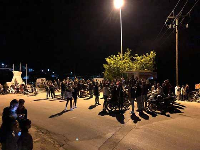 Κορονοϊός - Εχίνος: Ολονύχτια διαμαρτυρία κατοίκων για τη νέα καραντίνα - "Μας στοχοποιούν" [εικόνες]