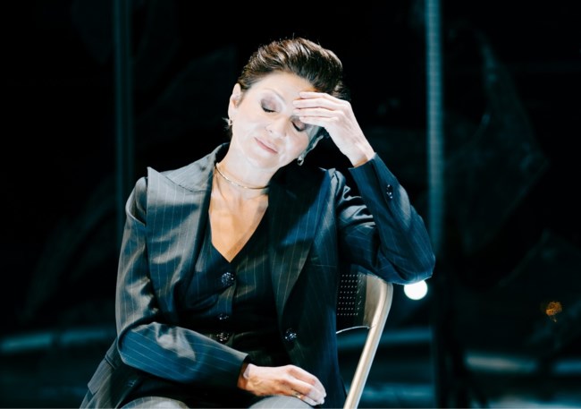 "Απόρρητο": Η παράσταση στην οποία συμμετέχουν η Έλλη Στάη και ο Παύλος Τσίμας ταξιδεύει στη Θεσσαλονίκη