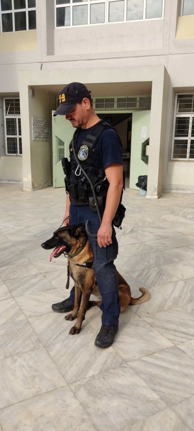 Βγαίνει στη σύνταξη ο Όσκαρ, ο πιο διάσημος σκύλος περιπολίας της ΕΛΑΣ - Εκπαιδεύτηκε ήδη η αντικαταστάτριά του [εικόνες]