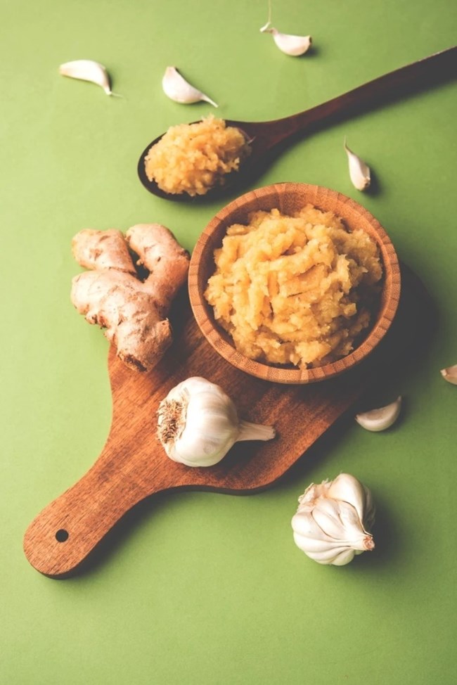 Σκόρδο: Το φυσικό αντιβιοτικό της κουζίνας – Τα επιστημονικά οφέλη και το "κόλπο" που ενισχύει το ανοσοποιητικό