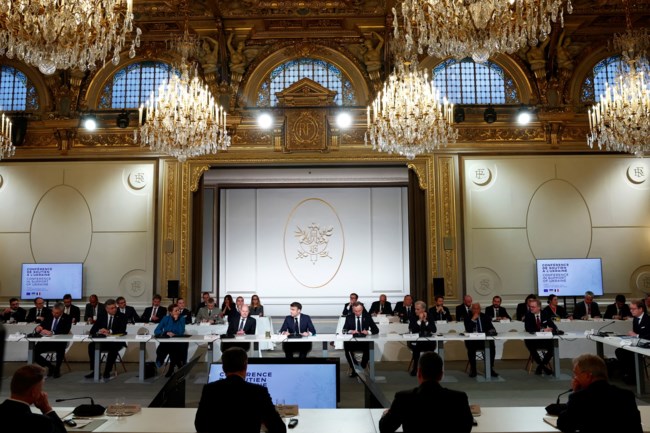 French President Emmanuel Macron welcomes Greek Prime Minister Kyriakos Mitsotakis