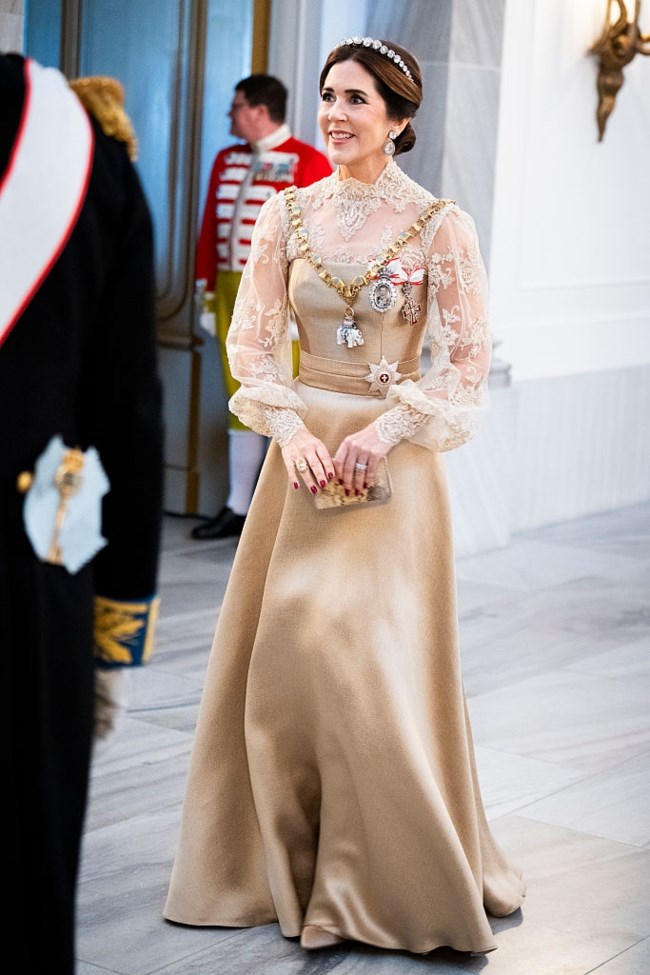 H βασίλισσα που αντέγραψε το στιλ της Κέιτ Μίντλετον - Αντλησε έμπνευση από την πριγκίπισσα της Ουαλίας