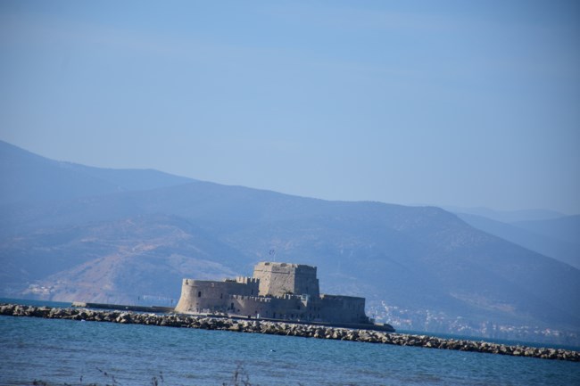 Μπούρτζι: Σάλος με δημοσιεύματα για "πωλητήριο" στο ιστορικό μνημείο - Αναστάτωση στο Ναύπλιο, διαψεύδει η ΕΤΑΔ
