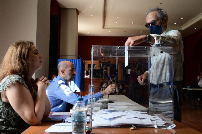 Έκλεισαν οι κάλπες