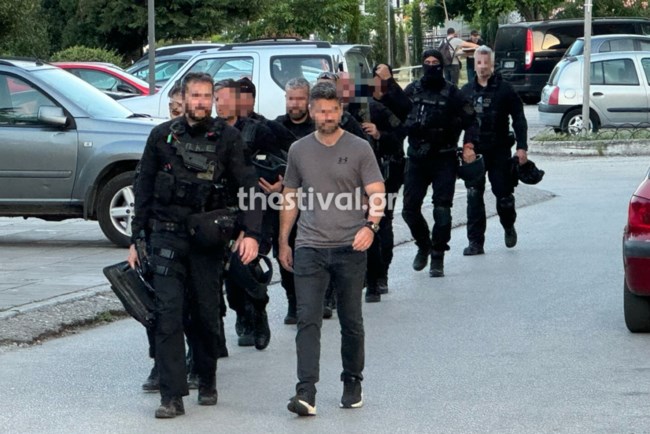 Θεσσαλονίκη: Εκκενώθηκε η κατάληψη "Primavera" στο ΑΠΘ - Βρέθηκαν κράνη και στυλιάρια [βίντεο]