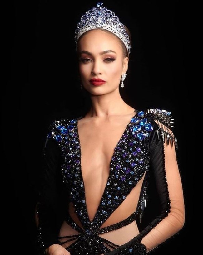 MISS UNIVERSE