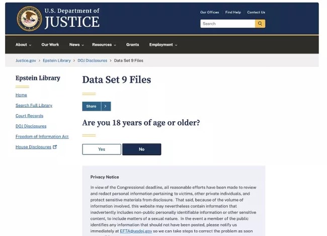 Φάκελοι Έπσταϊν: Στη δημοσιότητα 3 εκατ. έγγραφα από το υπουργείο Δικαιοσύνης - "Καμία προσπάθεια προστασίας του Τραμπ"