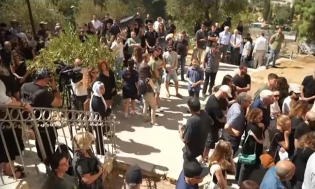 Ιωνάς Καρούσης: Σε βαρύ κλίμα η κηδεία στην Ιερουσαλήμ, επιμνημόσυνη δέηση στη Θεσσαλονίκη - Συντετριμμένη η σύντροφός του