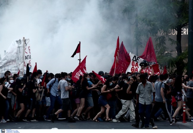 Σκληρή απάντηση Χρυσοχοΐδη στην καταγγελία Βούτση για τον ασφαλίτη στο προαύλιο της Βουλής: Μιλάει σαν εκπρόσωπος των μπάχαλων [εικόνα]