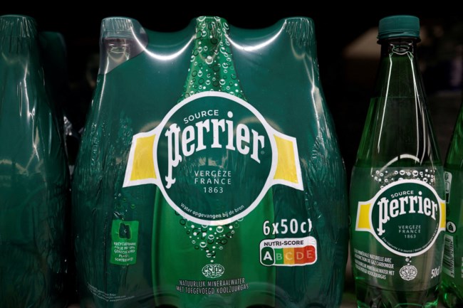 Σκάνδαλο Perrier: Αγγίζει και τον Μακρόν η υπόθεση αθέμιτου λόμπινγκ που επέτρεψε να κυκλοφορούν στο εμπόριο μολυσμένα νερά