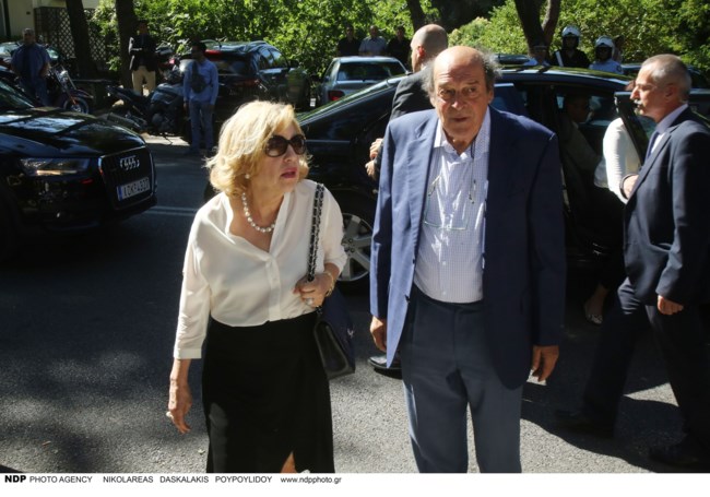 Πέθανε ο Μανούσος Μανουσάκης: Οι μεγάλες επιτυχίες του σπουδαίου σκηνοθέτη και η σειρά που έσπασε ρεκόρ τηλεθέασης