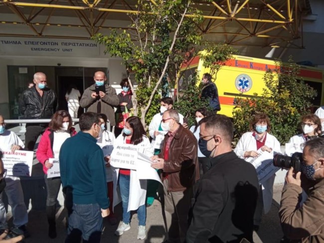 Αλέξης Τσίπρας: Εμβολιάστηκε στον Ευαγγελισμό με αιχμές - Ζήτησε να μην υπάρχουν κάμερες [εικόνες - βίντεο]