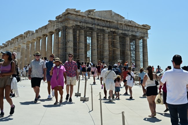ΤΟΥΡΙΣΤΕΣ ΑΚΡΟΠΟΛΗ