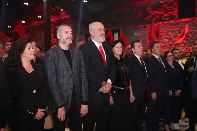 Στη Θεσσαλονίκη ο Έντι Ράμα: Πλήθος κόσμου και πανηγυρικό κλίμα στην εκδήλωση