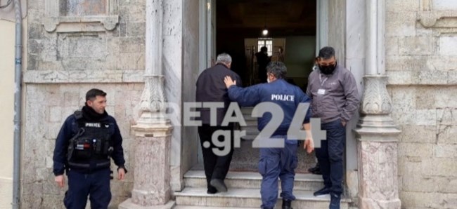 Κρήτη: Προφυλακίστηκε ο 62χρονος για τον άγριο ξυλοδαρμό της γυναίκας του - "Κουβεντιάζαμε" ισχυρίζεται ο δράστης