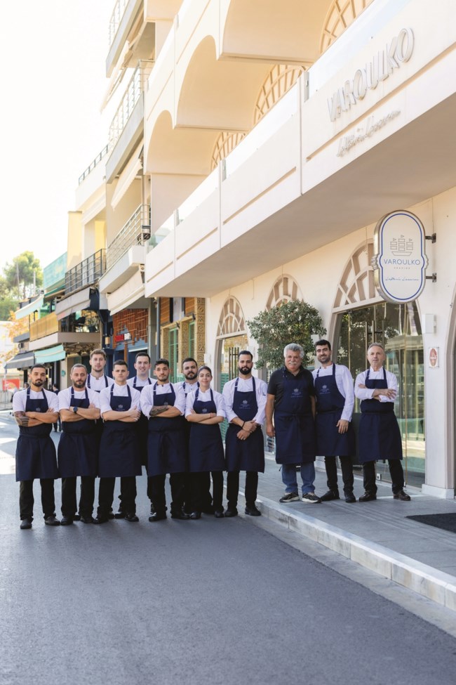 27 εστιατόρια, ταβέρνες και μεζεδοπωλεία που τιμούν την ελληνική κουζίνα