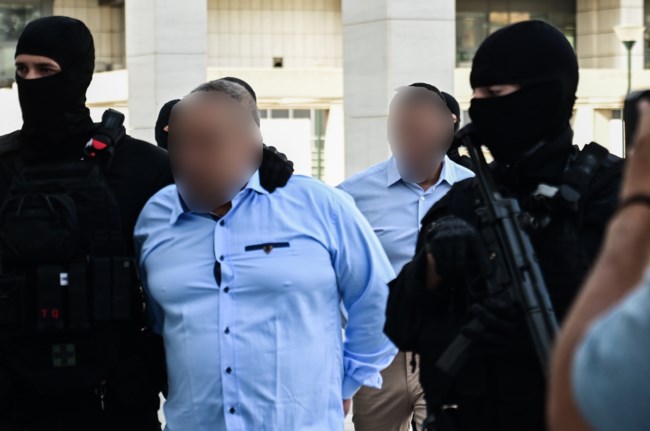 ΔΙΚΗ ΚΑΡΑΙΒΑΖ