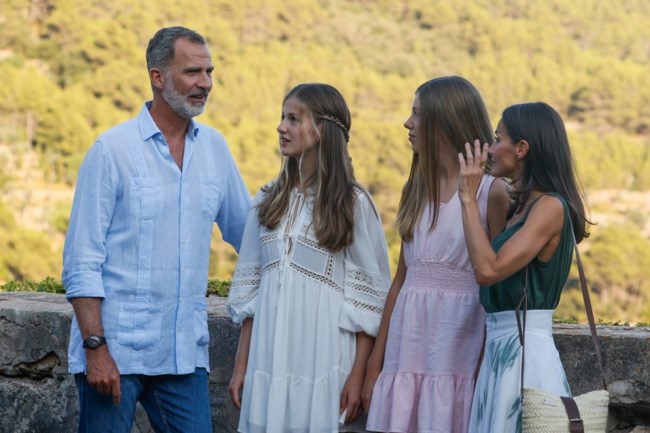 Η Λετίσια διδάσκει στιλ και οι κόρες της ακολουθούν: Τα summer looks στη Μαγιόρκα
