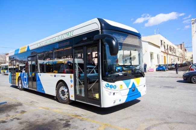 Πρεμιέρα για τα "πράσινα" λεωφορεία σε Αθήνα και Θεσσαλονίκη - Ξεκίνησαν δοκιμαστικές διαδρομές με... σακιά άμμου