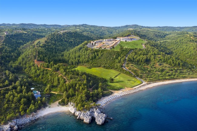 Η Zeus International Hotels & Resorts διακρίθηκε στα Greek Hotel of the Year Awards 2024, κατακτώντας 15 ξεχωριστά βραβεία