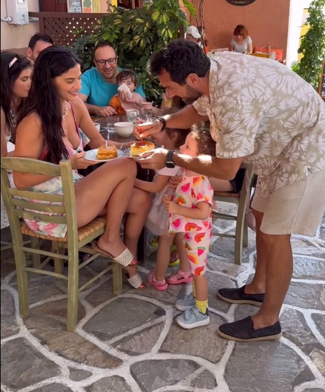 Αριάνα και Φιλίππα Τανιμανίδη: Οι διακοπές στη Νάξο, οι βουτιές στην πισίνα και οι βόλτες στο ηλιοβασίλεμα