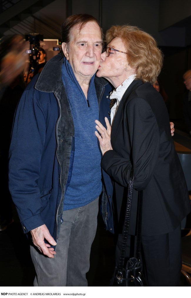 Γιώργος Κωνσταντίνου - Μάρω Κοντού: Φωτογραφίζονται μαζί σε θεατρική πρεμιέρα